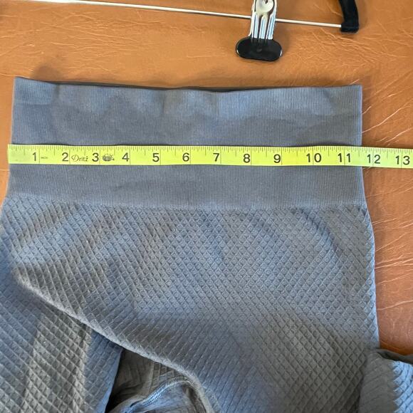 Balance Athletica Gray Textured High Rise Leggings Size Small Yoga Workout Gym - Picture 7 of 9